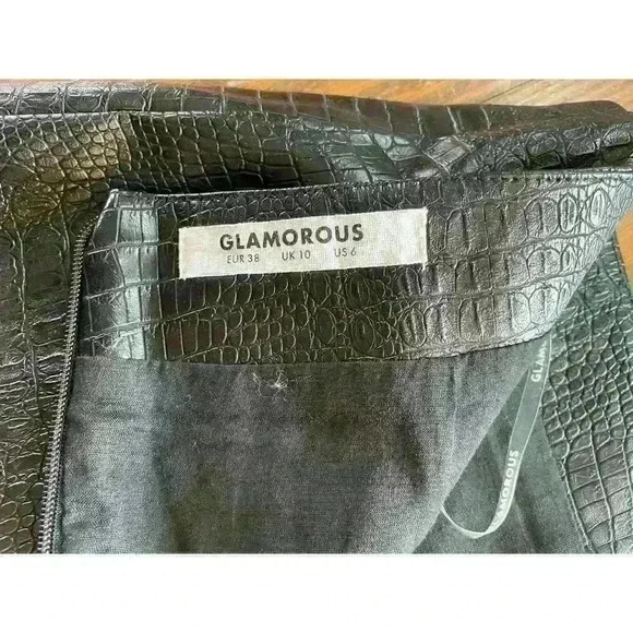Glamorous Snakeskin Faux Black Leather Skirt, US 6 - Picture 2 of 6